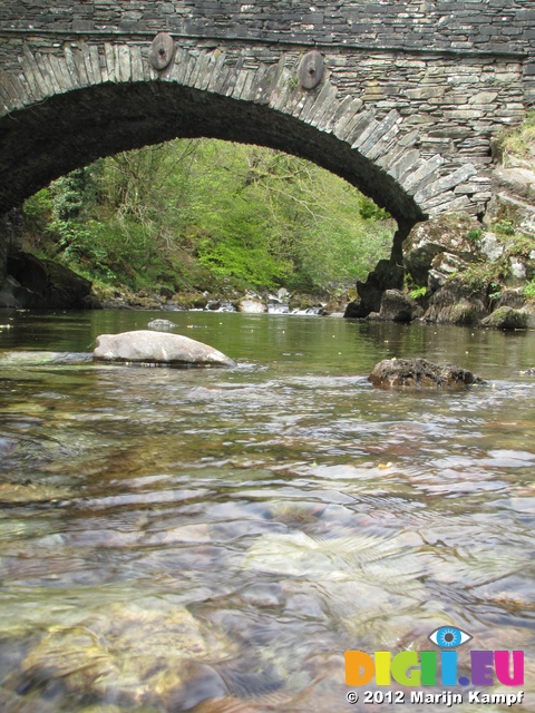 SX22217 Bridge over Great Langdale Beck passing through Elterwater